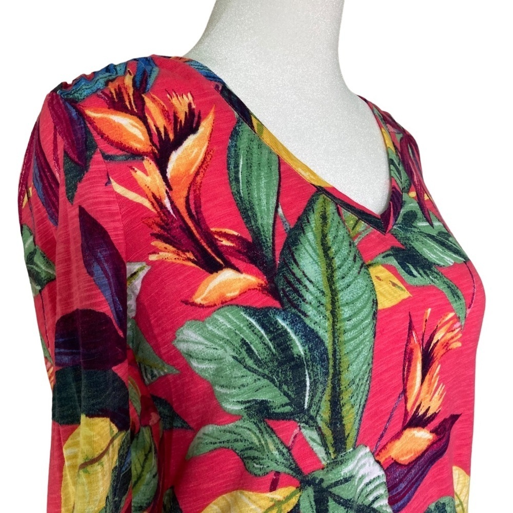 Chico’s Cotton Botannical Slub V-neck Tee Strawberry Margarita (Size XS) - Picture 3 of 10